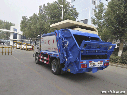 程力集團凱馬藍牌壓縮式垃圾車